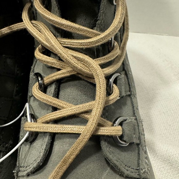 NWT Women's Cougar Vanetta Suede Waterproof Winter Boots, Size 10, Moss - Picture 14 of 16